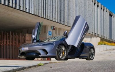MCLAREN GT